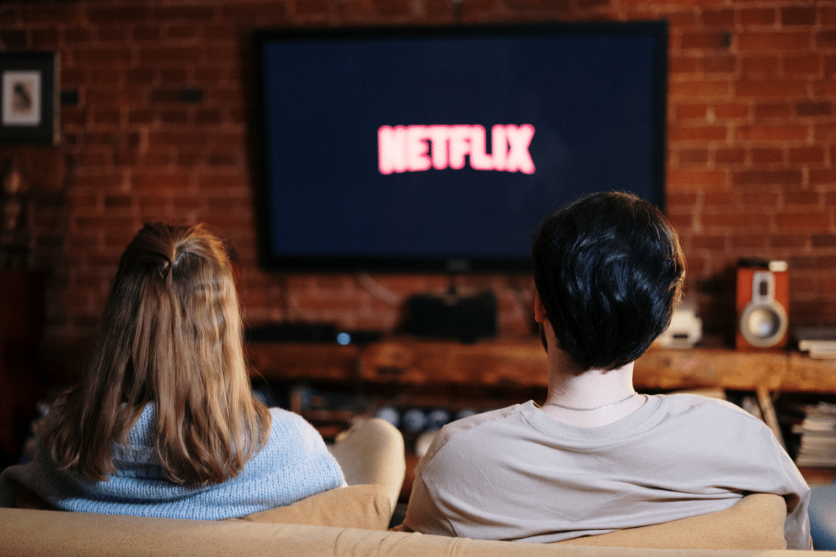 Comment Netflix révolutionne la façon dont nous consommons les séries télévisées ?