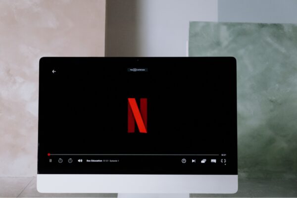 Netflix : découvrez toutes les séries annulées et renouvelées de 2024