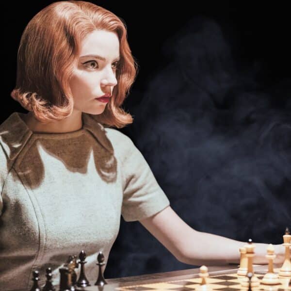 The Queen’s Gambit : découvrez la montée en puissance d’une joueuse d’échecs prodige